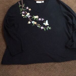 Quacker Factory black 3/4 length sleeve v-neck sweater. Size 2X
